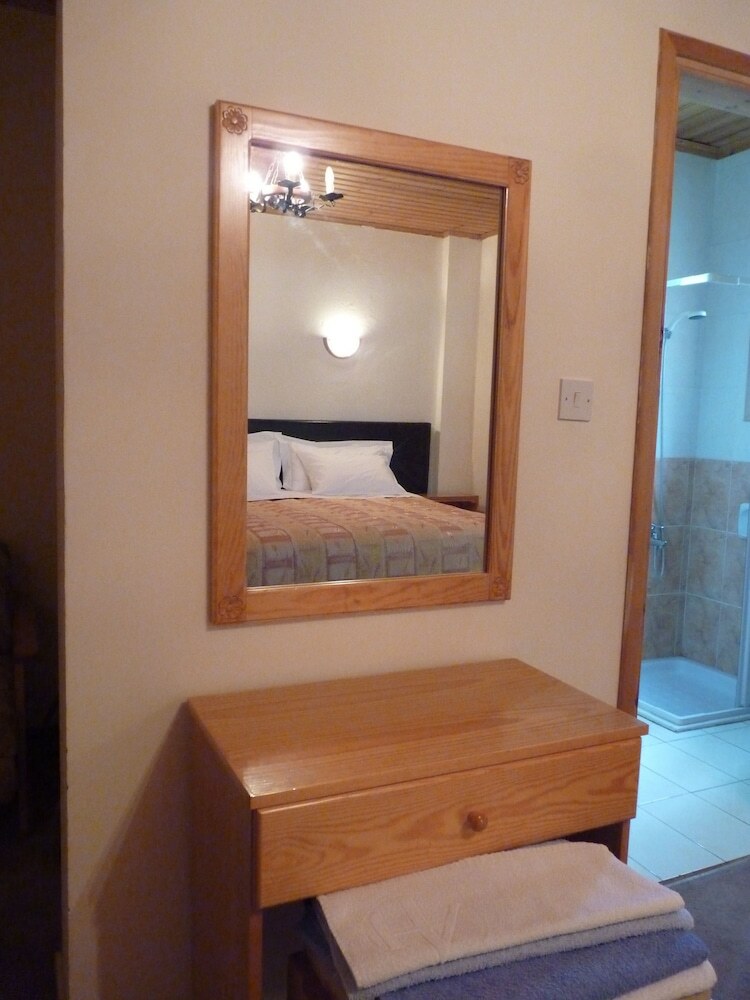 Mountain Rose Garden Hotel