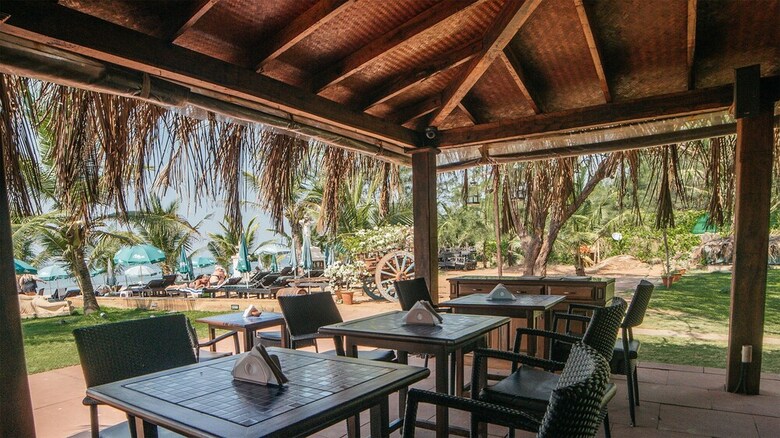 Hotel Chalston Beach Resort