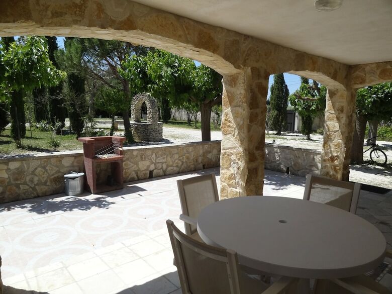 Hotel Locations Des Alpilles