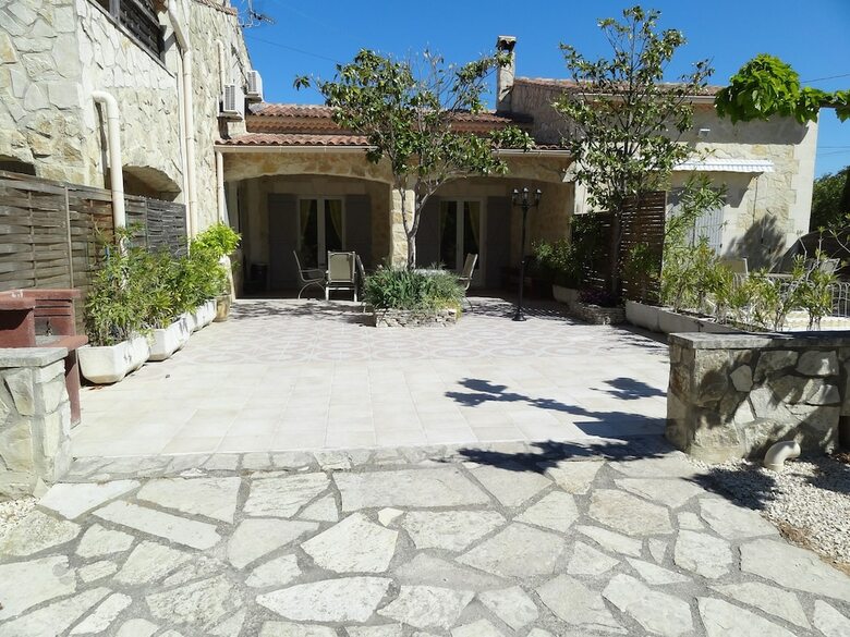 Hotel Locations Des Alpilles