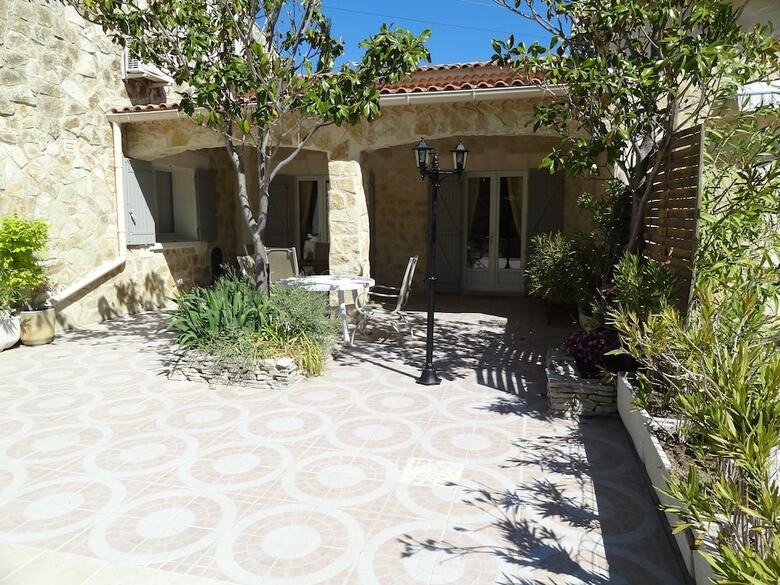 Hotel Locations Des Alpilles