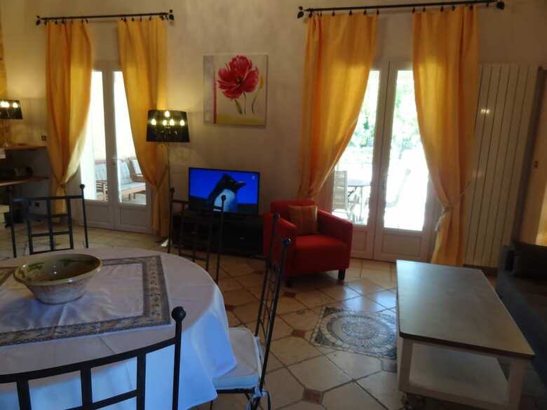 Hotel Locations Des Alpilles