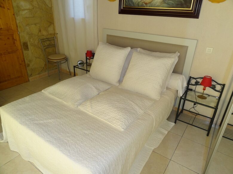 Hotel Locations Des Alpilles