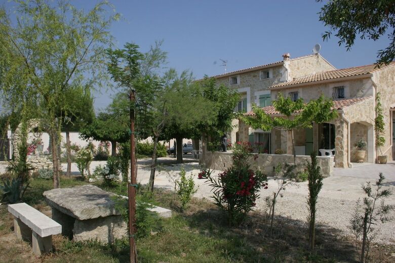 Hotel Locations Des Alpilles