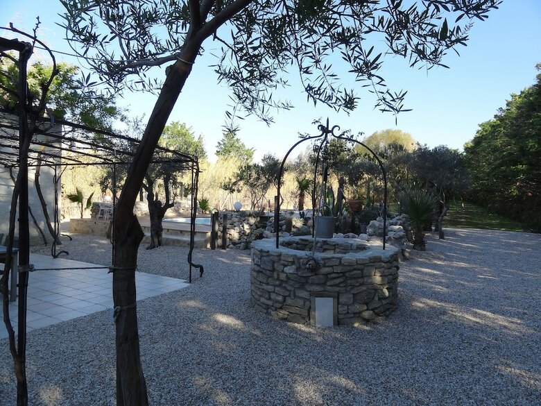 Hotel Locations Des Alpilles