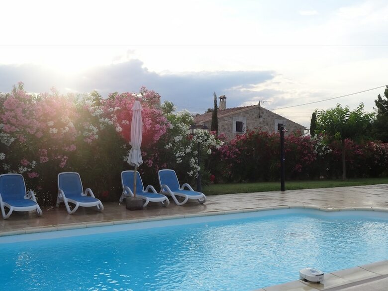 Hotel Locations Des Alpilles