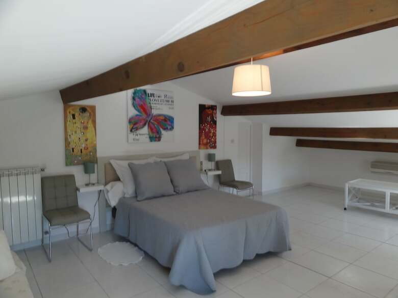 Hotel Locations Des Alpilles