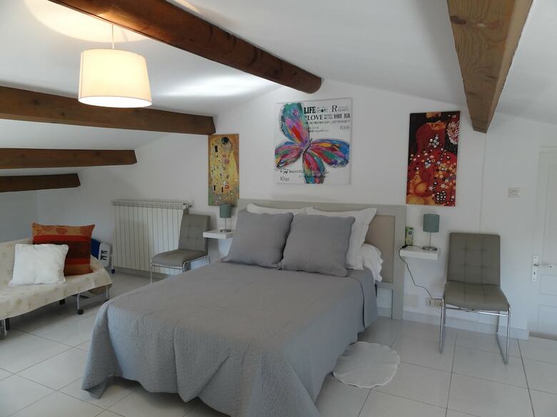Hotel Locations Des Alpilles