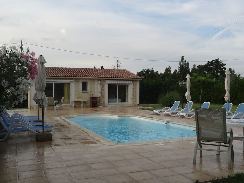 Hotel Locations Des Alpilles