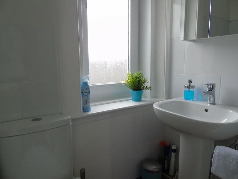 Snug - Krayr Apartment