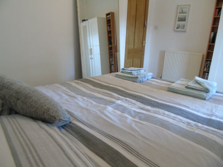 Snug - Krayr Apartment
