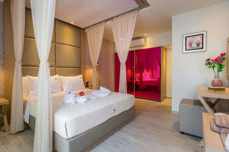 Hotel Lobelia Luxury Suites
