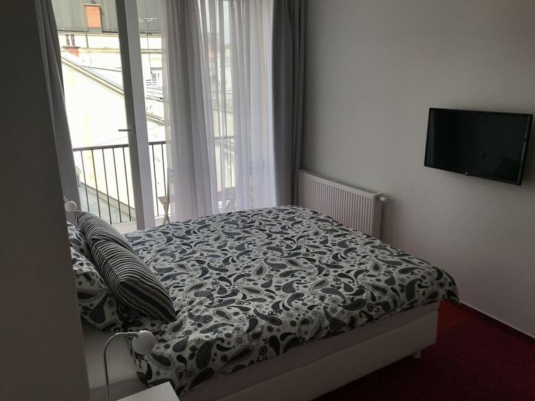 Skylux Apartments