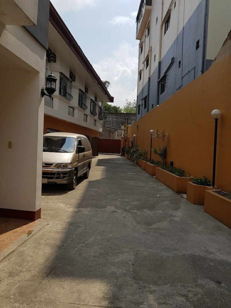 Unit 8 4br Zara Myshka Apartelle
