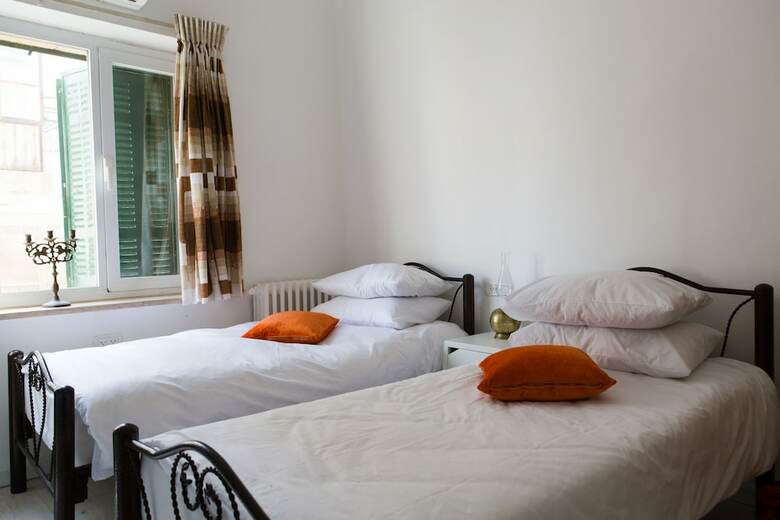 Tzefania Apartments