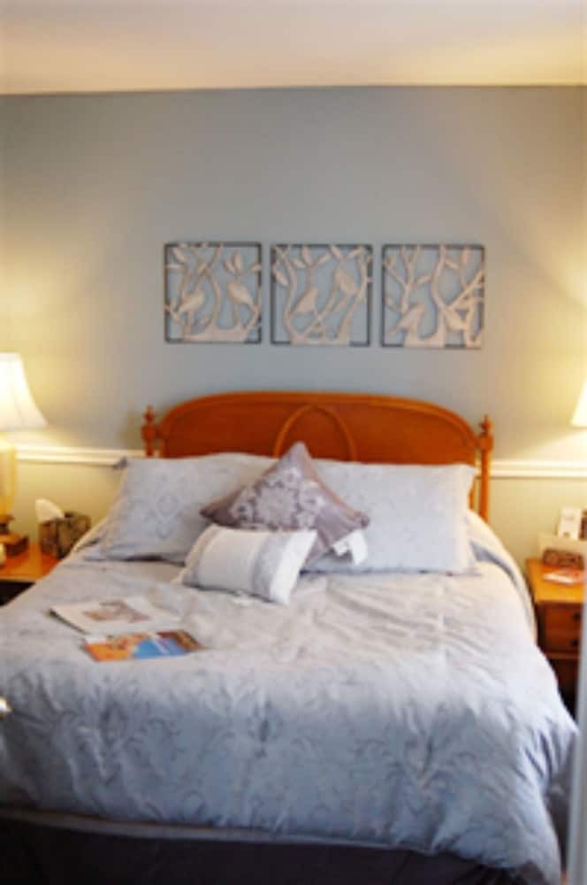 Bewitched & Bedazzled B&B @rehoboth