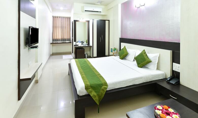 Treebo Skylon Hotel