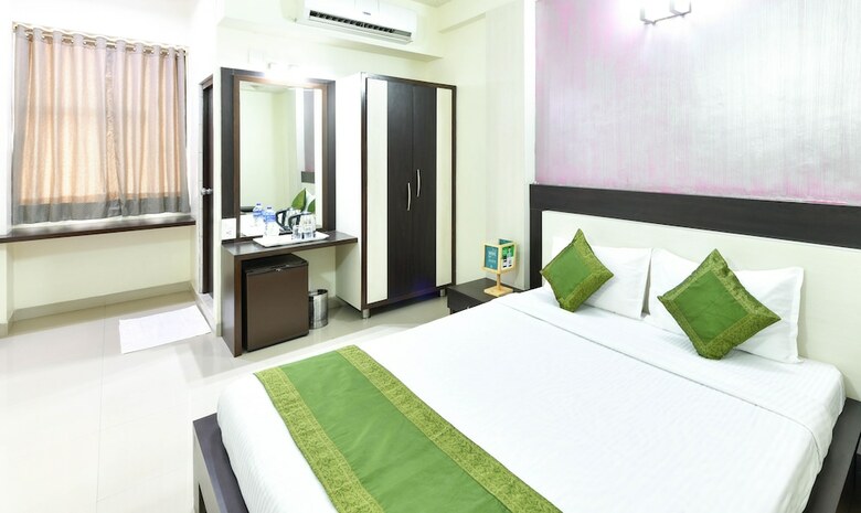 Treebo Skylon Hotel