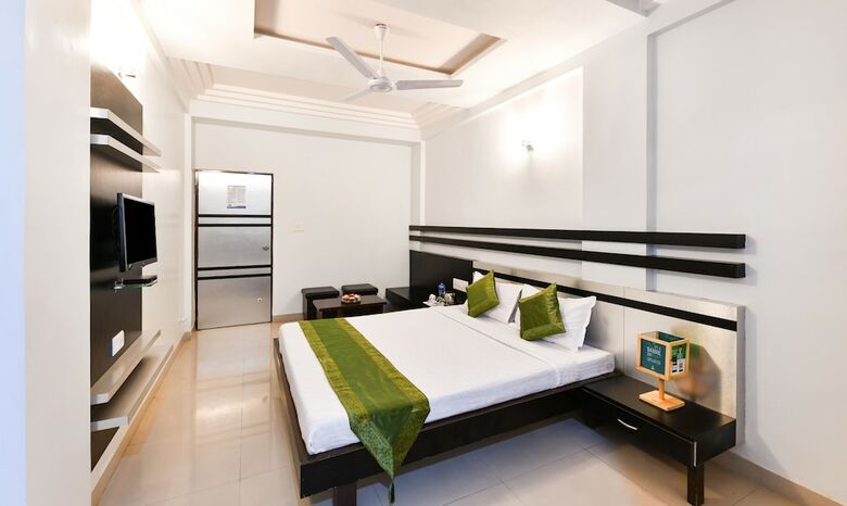 Treebo Skylon Hotel
