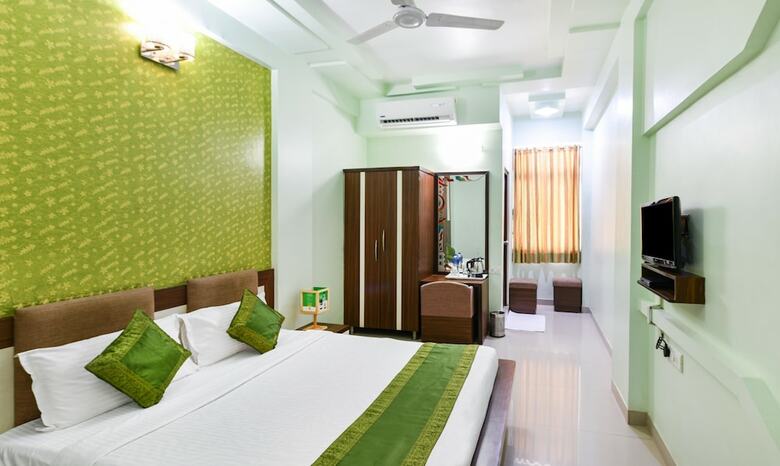 Treebo Skylon Hotel