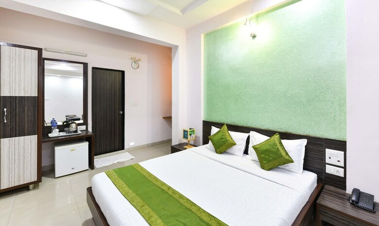 Treebo Skylon Hotel