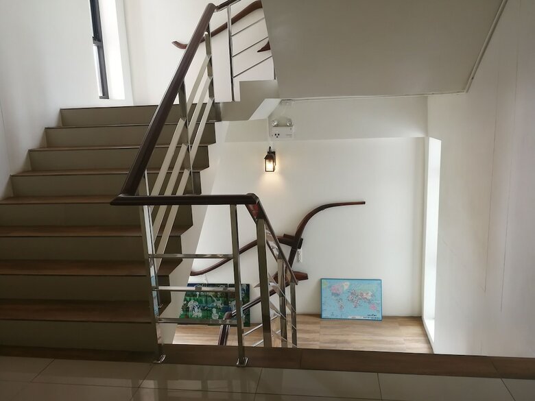 Hotel Narai Iyara Palace Lopburi