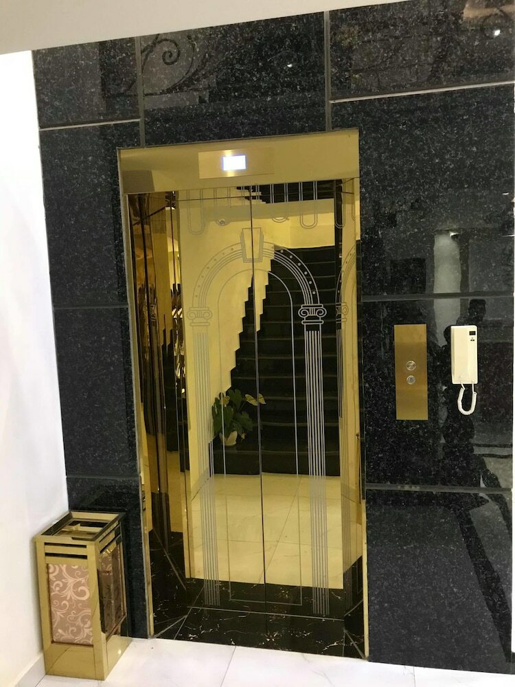 Sky Palace Boutique Hotel
