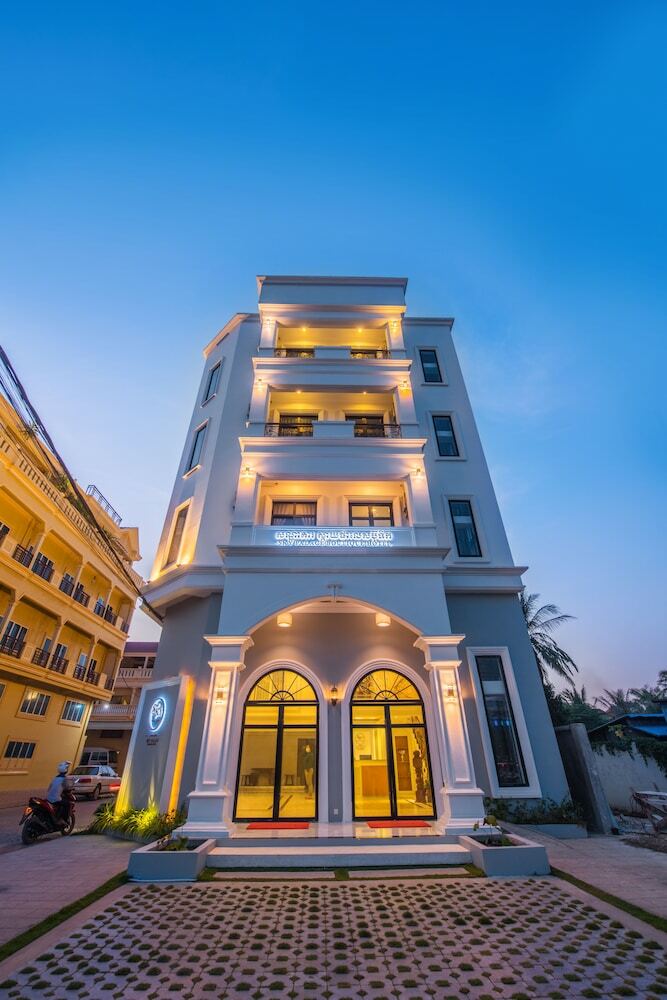Sky Palace Boutique Hotel