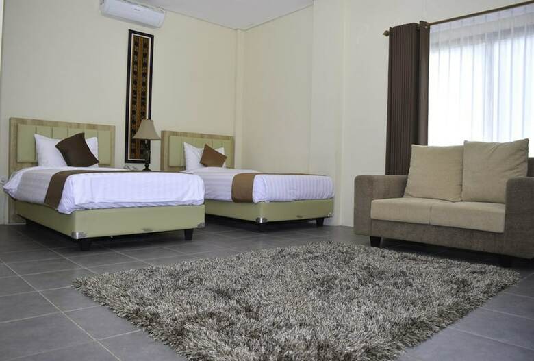 Bed & Breakfast La Cecile Hotel And Cafe Komodo