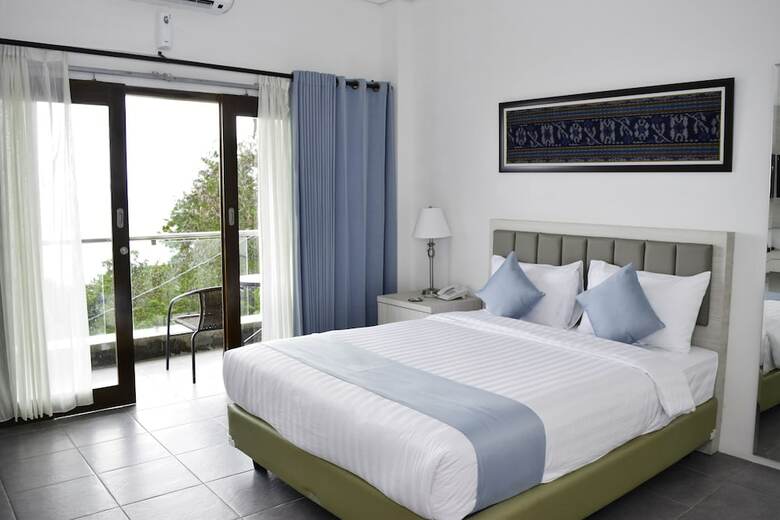 Bed & Breakfast La Cecile Hotel And Cafe Komodo