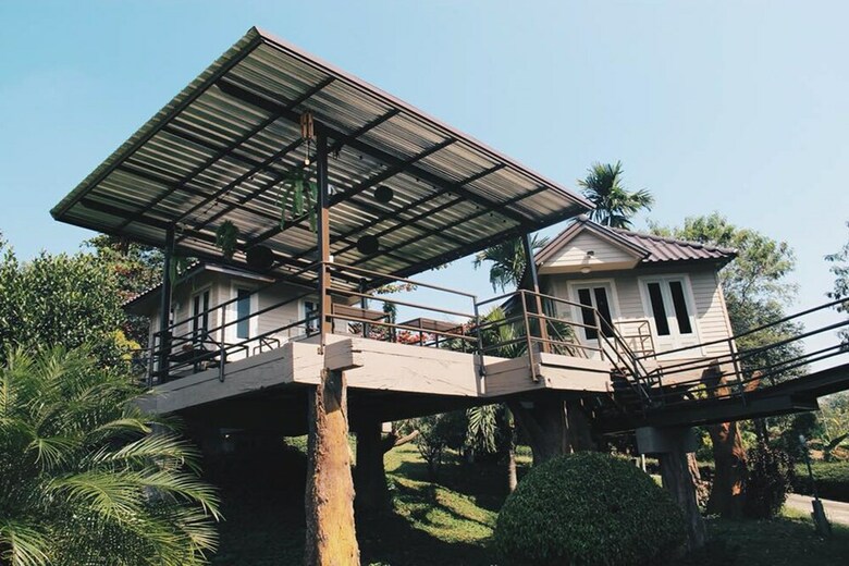 Hotel Onhill Village