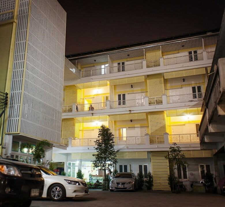 Sri Krungthep Hotel