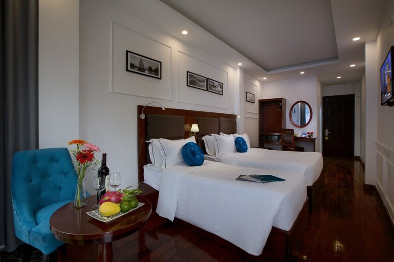 Antique Angel Hotel