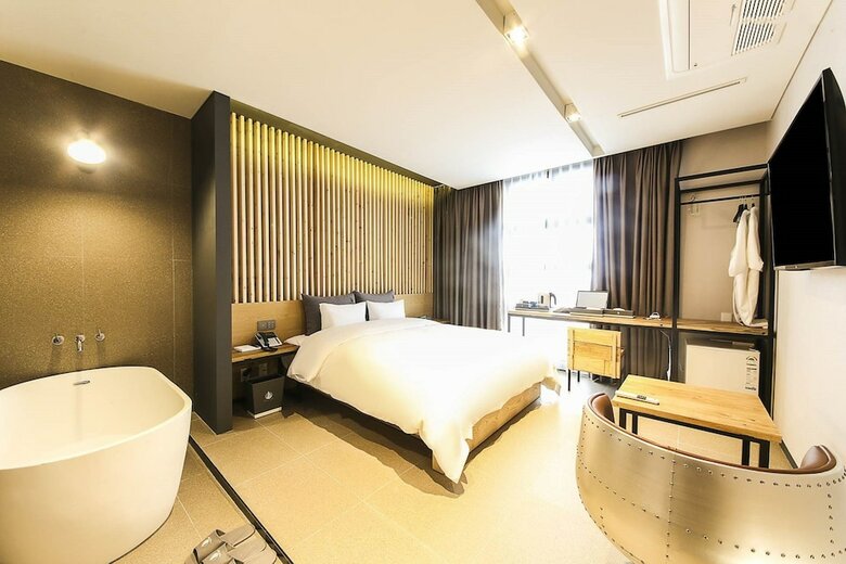 Yeoubi Hotel