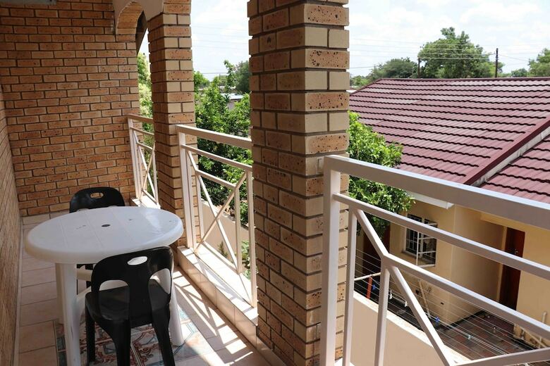 Bed & Breakfast Jojo Guest House