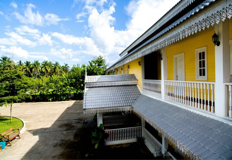 Hotel Raiwin Buri Resort