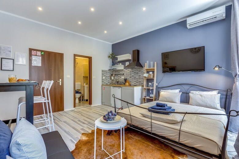 Apartamentos Main Square Studios