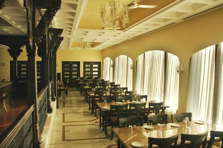 Hotel Hilltop Palace
