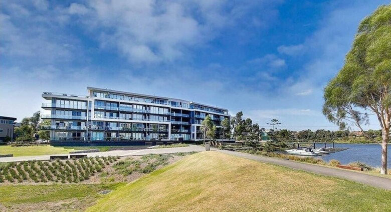 Marina View Apartment On The Maribyrnong River, Melbourne
