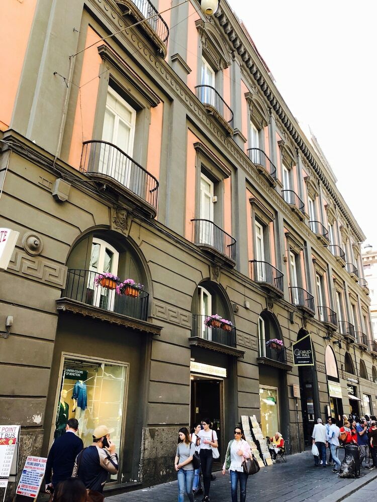 Hotel Caruso Place Boutique & Wellness Suites