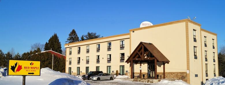Hotel Red Maple Inn And Suites