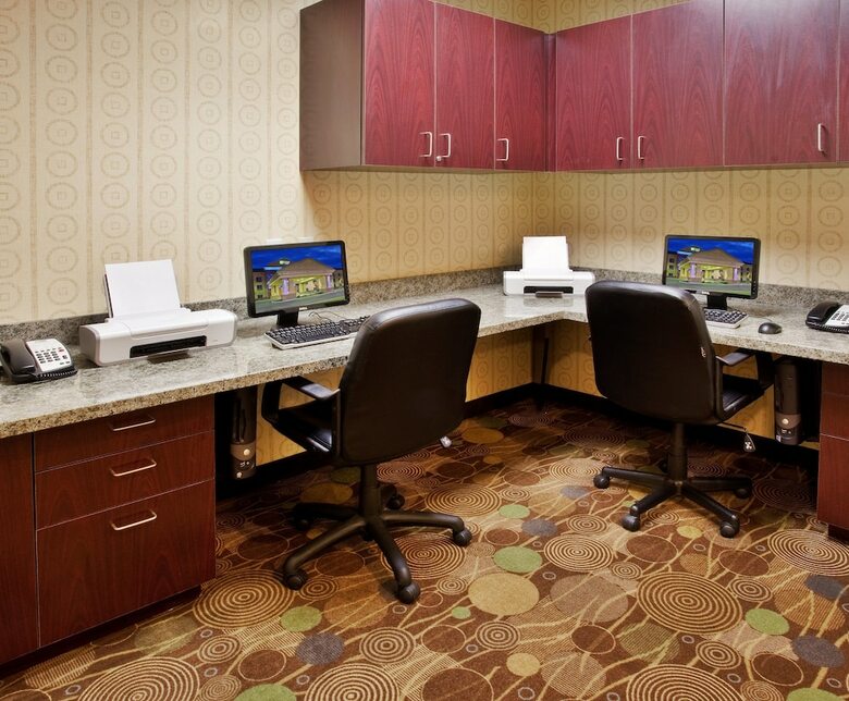 Holiday Inn Express Hotel & Suites Merced