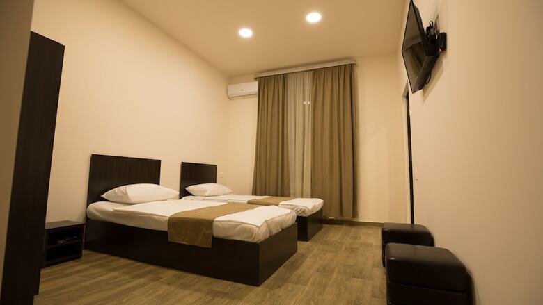 5 Rooms Mini-hotel & Tours