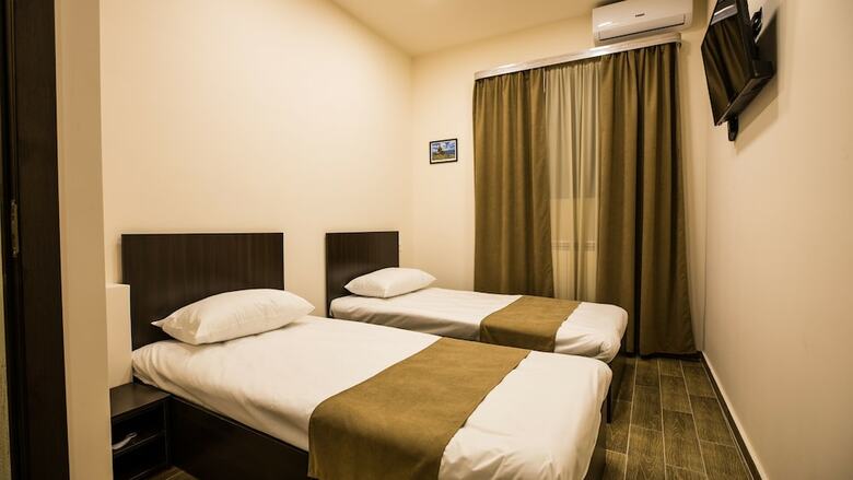 5 Rooms Mini-hotel & Tours