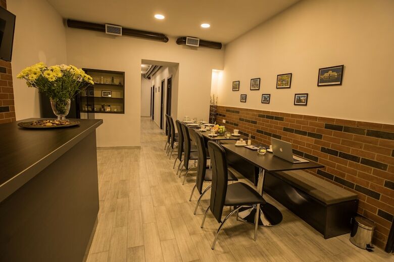 5 Rooms Mini-hotel & Tours