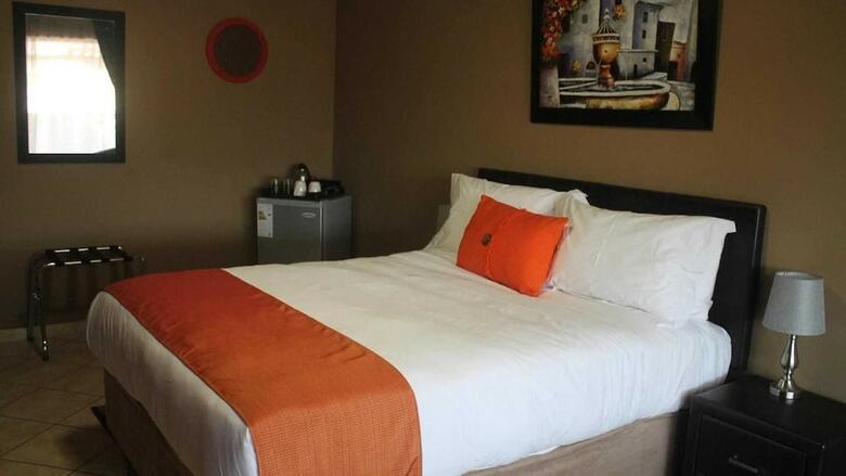 Hotel Sleep-time Guest Lodge