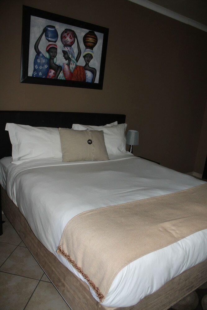 Hotel Sleep-time Guest Lodge