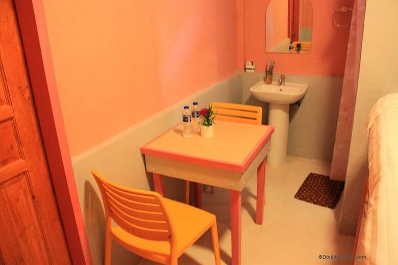 Hostal Double J Hotel And Restaurant