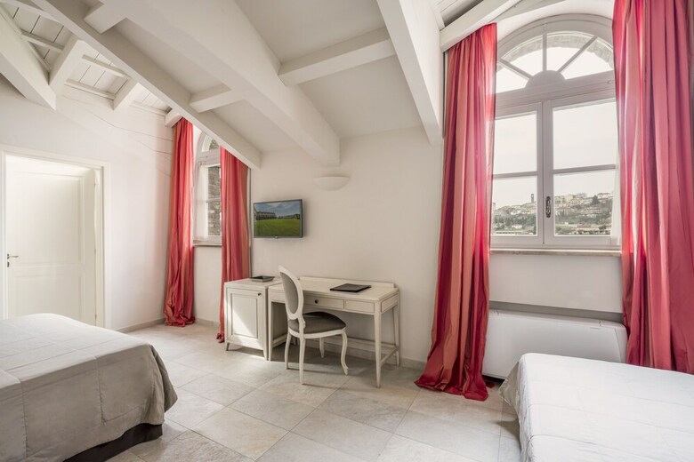 Spinerola Hotel In Cascina & Restaurant Uvaspina