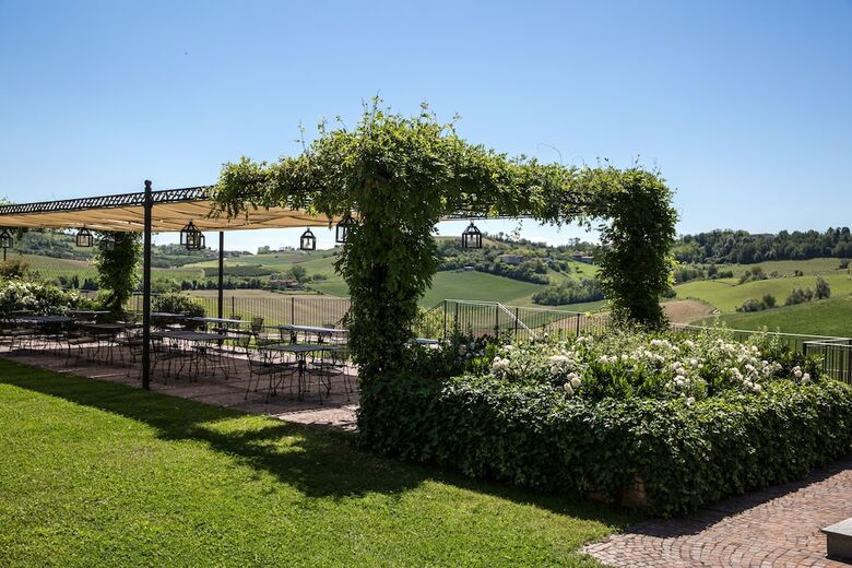 Spinerola Hotel In Cascina & Restaurant Uvaspina